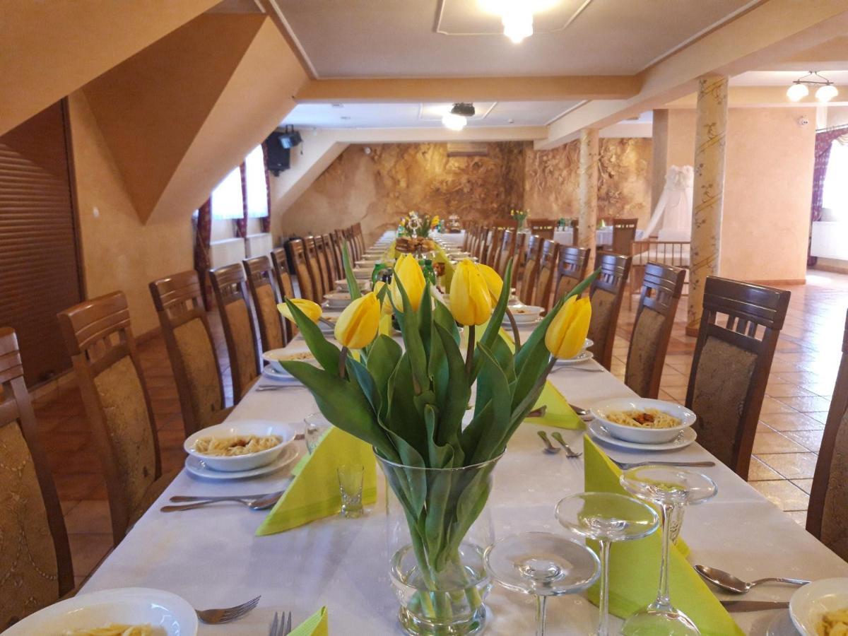 Hotel Pensjonat I Restauracja Nowak à Łapsze Niżne Extérieur photo